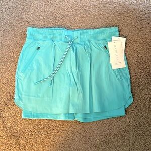 NWT Athleta Trekkie Skort. Size 4. Aqua.